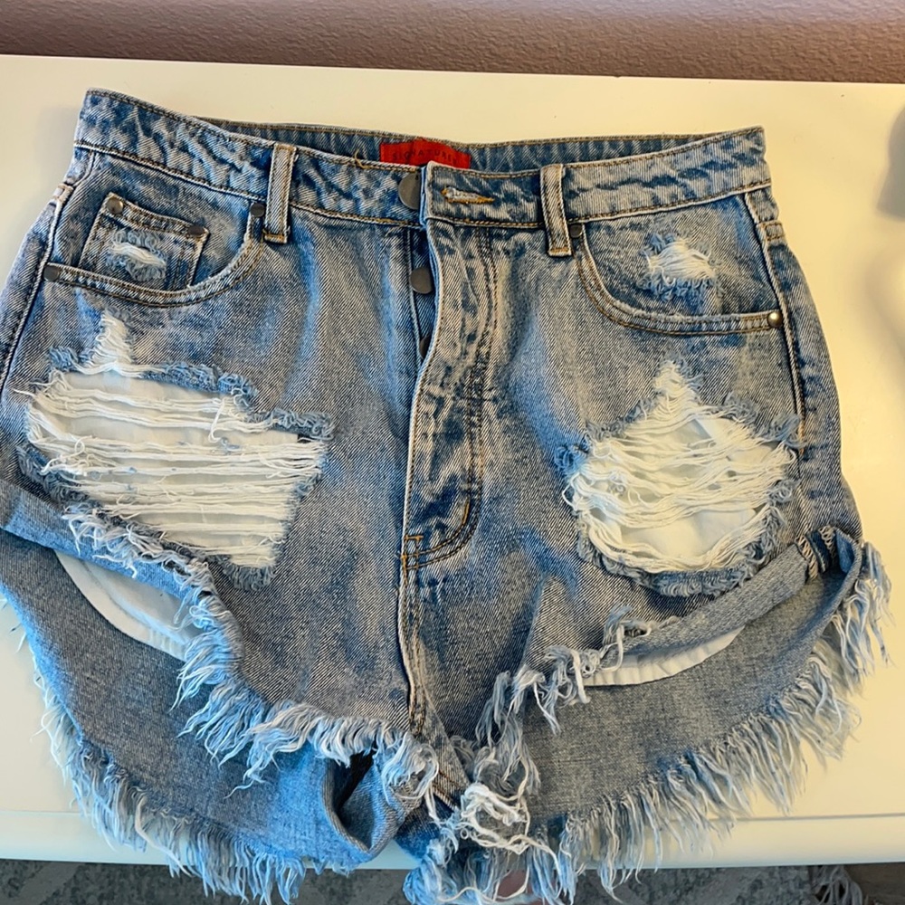 Distressed jean shorts!
